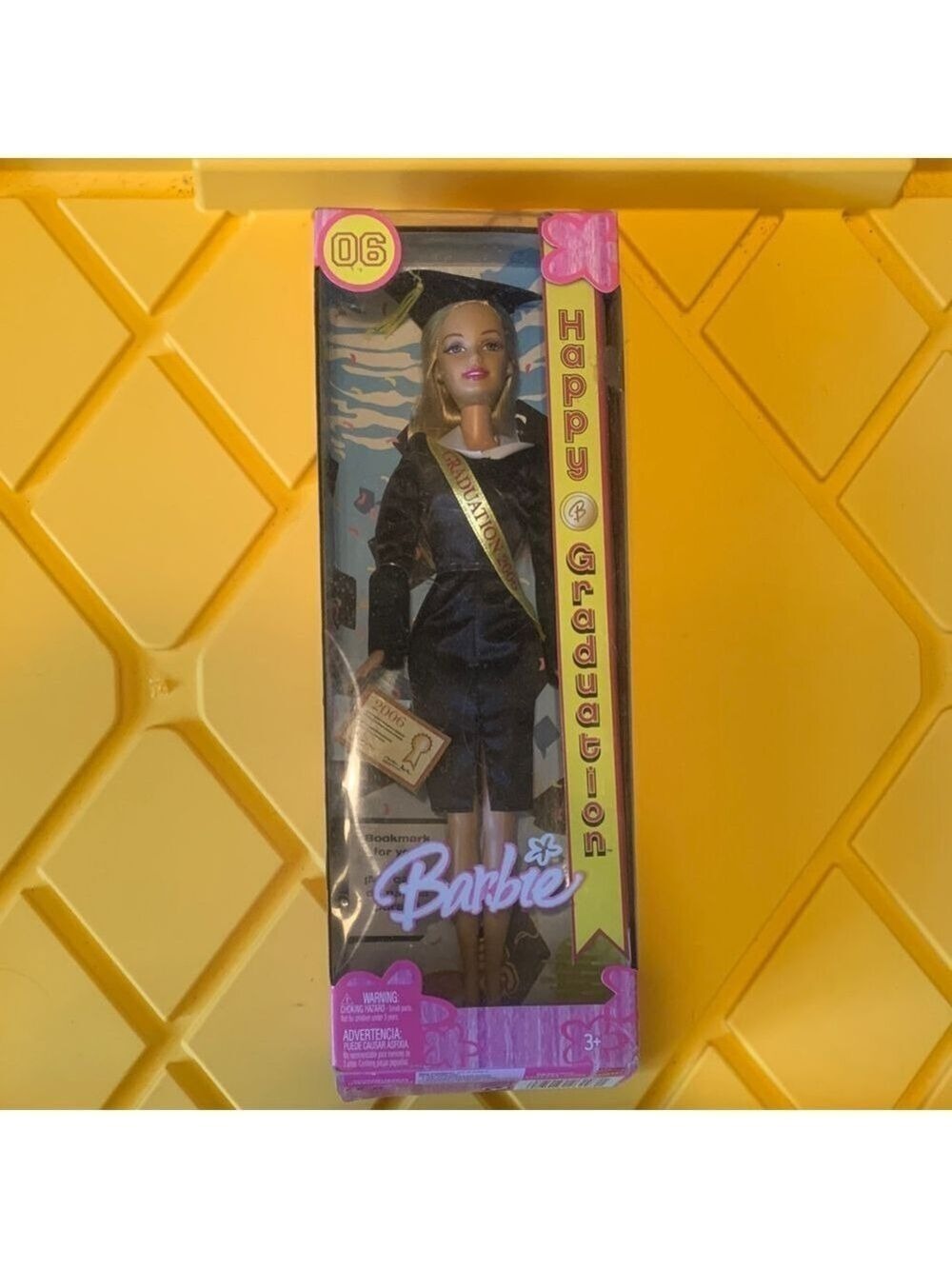Vintage 2006 NRB Happy Graduation Barbie #H7669
